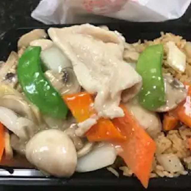Moo Goo Gai Pan Combo 磨菇鸡片.