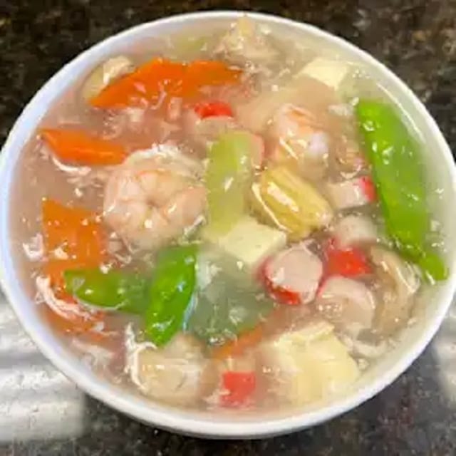 Quart of Seafood Bean Curd Soup 海鲜豆腐汤.