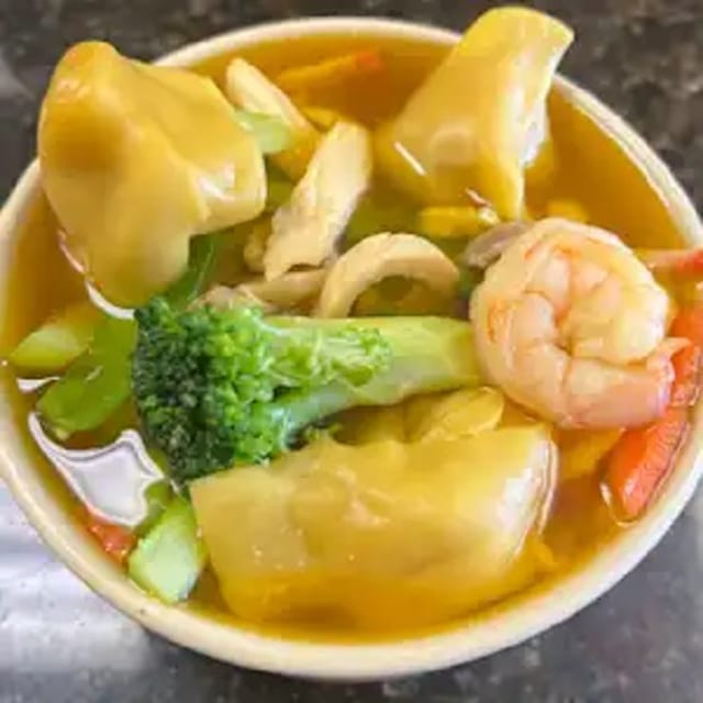 Quart of House Special Soup for 2 本楼汤.