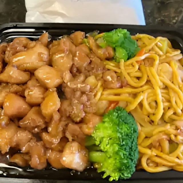 Bourbon Chicken Combo 棒棒鸡.