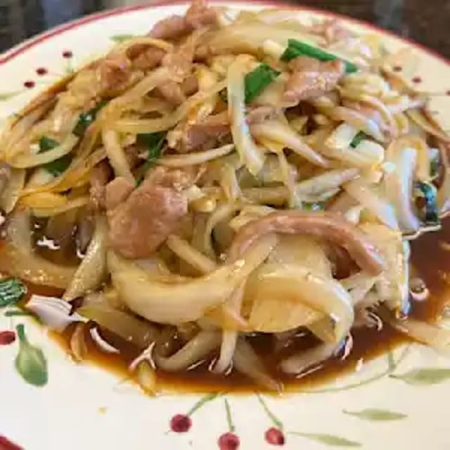Shredded Pork with Scallions 䓤爆肉丝.