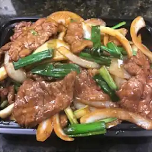 Beef with Scallions 葱爆牛.