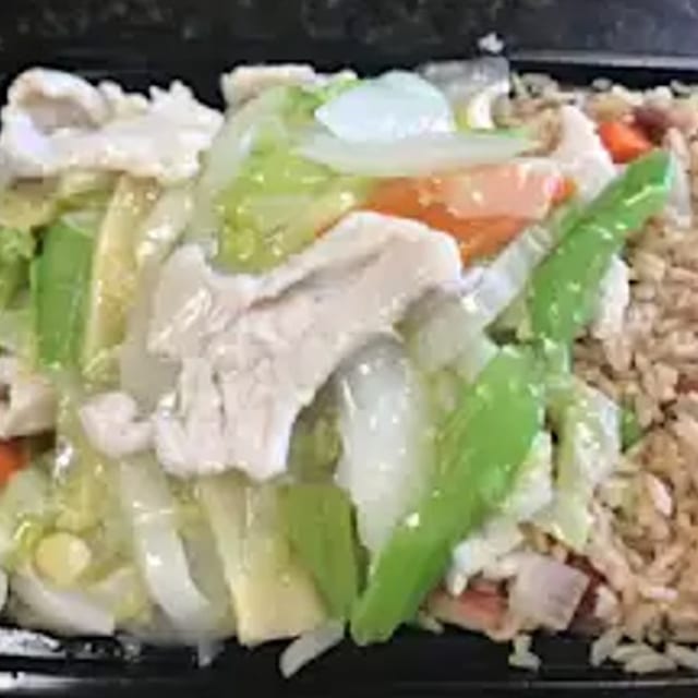 Chicken Chow Mein Combo Platter 鸡炒面.