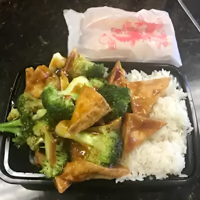 Bean Curd W. Broccoli C芥兰豆腐.