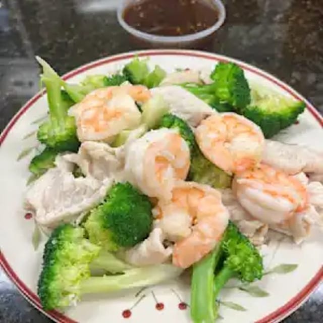Steam Shrimp and Chicken with Broccoli 水煮芥兰鸡虾.