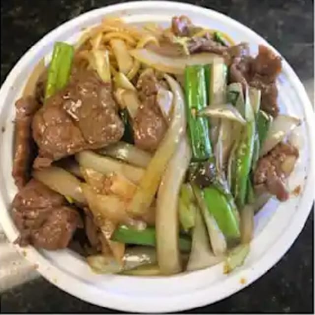 Beef with Scallions 葱爆牛.