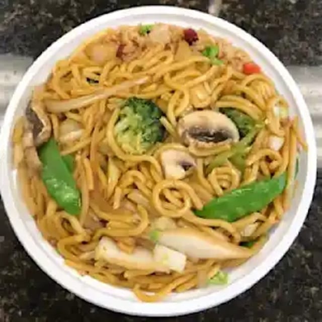Vegetable Lo Mein 菜捞面.